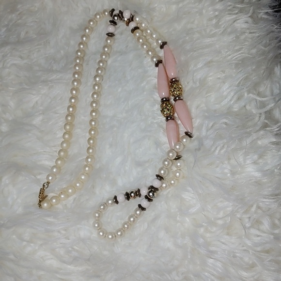 Vintage 1928 Signed Faux Pearl with Pink Teardrop Beads - Picture 4 of 15